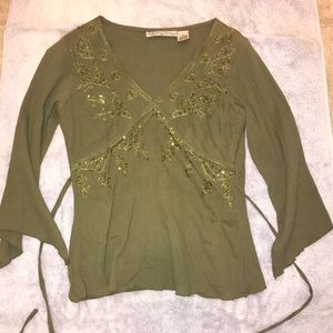 Green split sleeve top